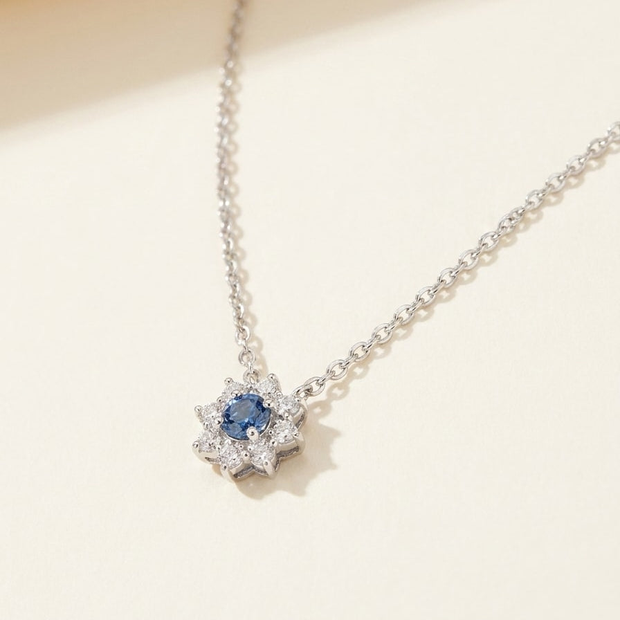 CELESTE FLEUR Halskette und 0.27 Karat in Weißgold 585