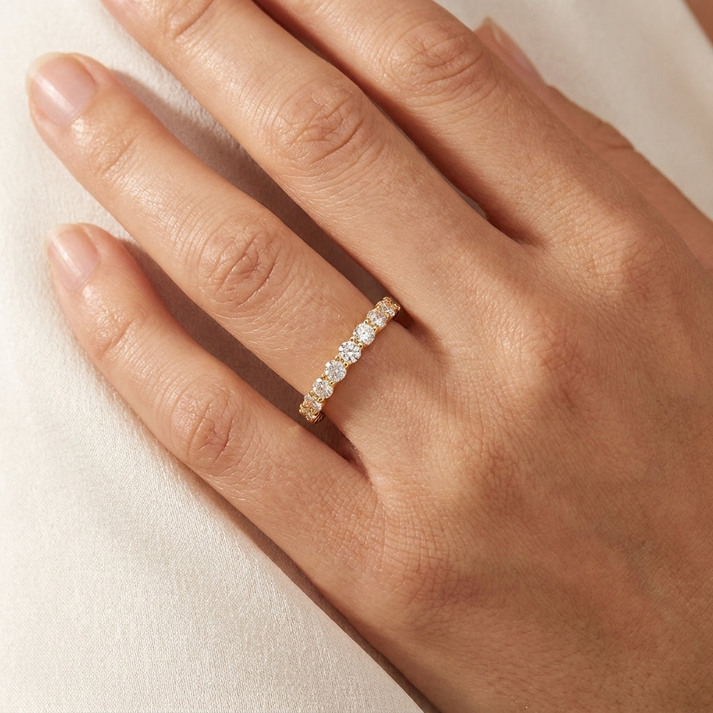 LOUISE Ring und 1.9 Karat in Weißgold 585