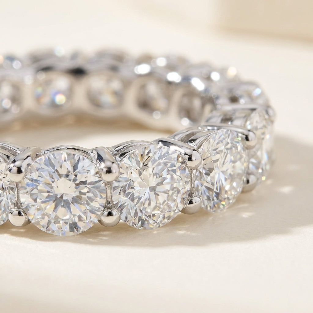 LOUISE Ring mit Labordiamant und 1.9 Karat in Weißgold 585