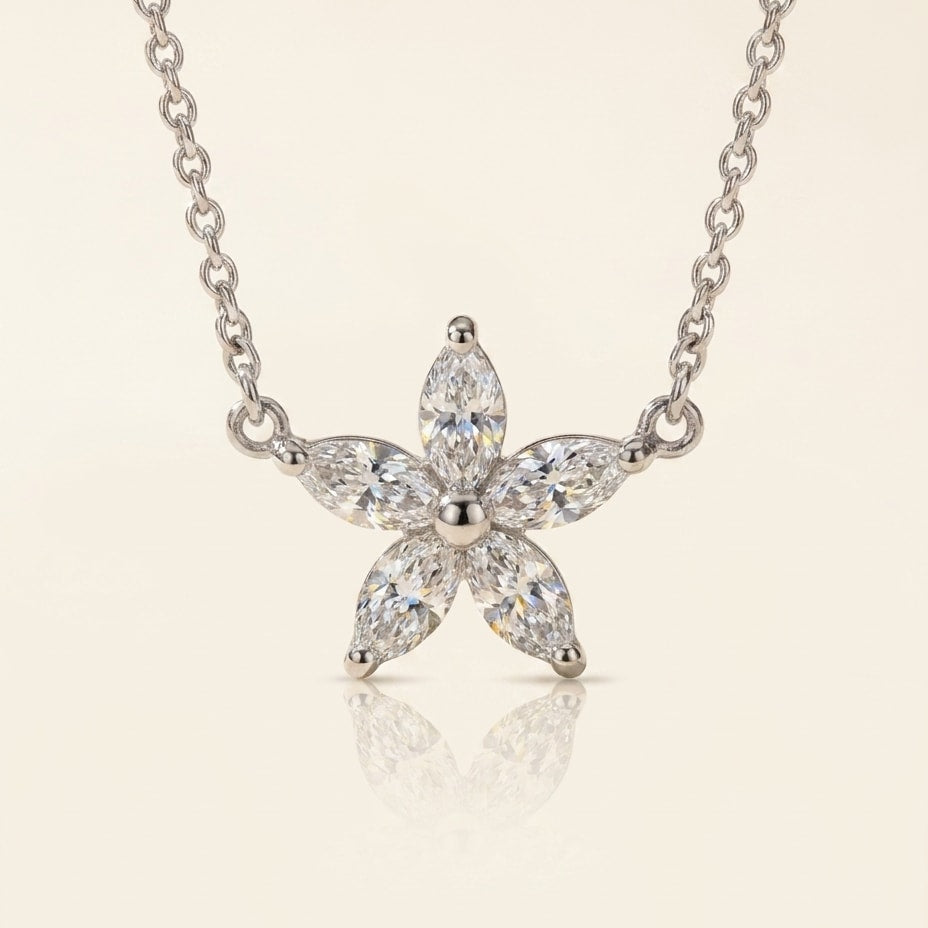 FLEUR Halskette und 0.3 Karat in Weißgold 585