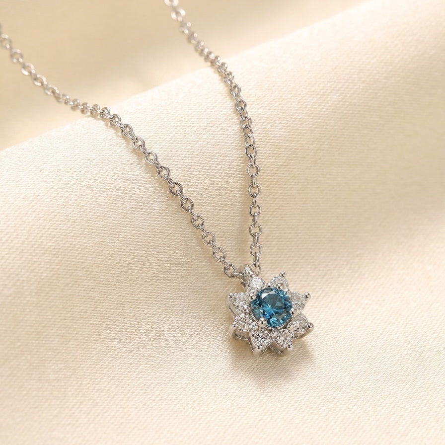 CELESTE FLEUR Halskette und 0.27 Karat in Weißgold 585