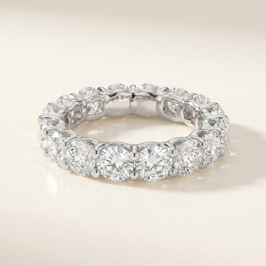 LOUISE Ring mit Labordiamant und 1.9 Karat in Weißgold 585