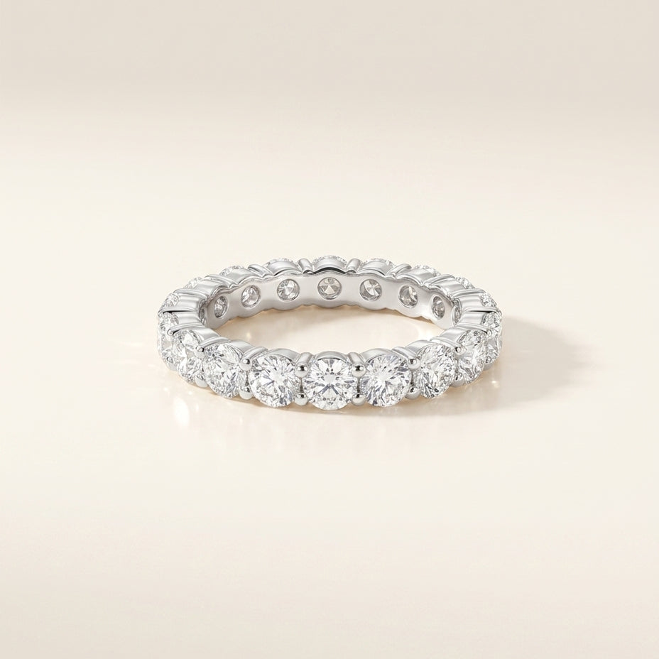 LOUISE Ring und 1.9 Karat in Weißgold 585