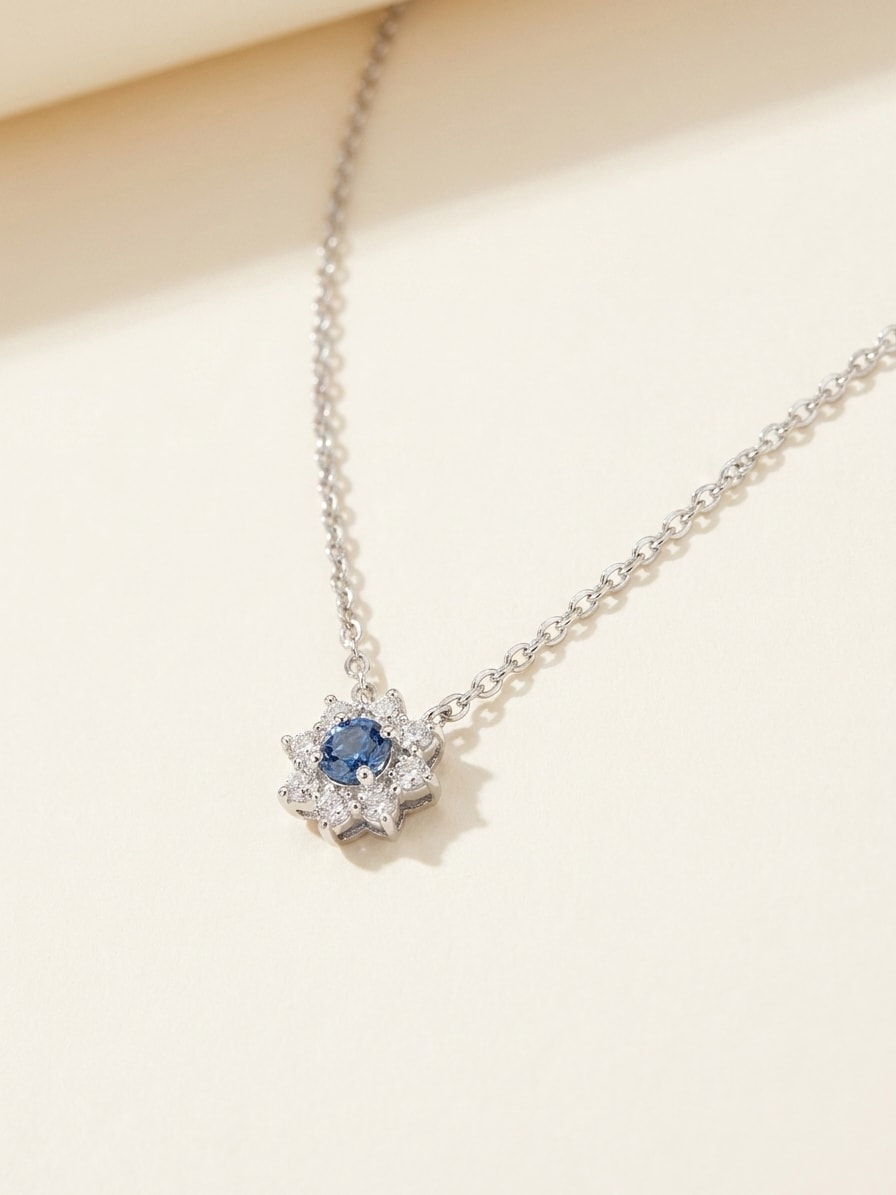 CELESTE FLEUR Halskette und 0.27 Karat in Weißgold 585