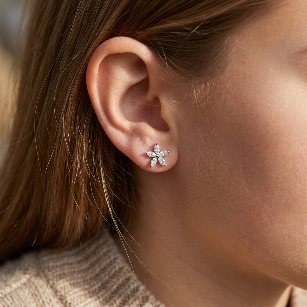 FLEUR Ohrring mit Labordiamant und 0.2 Karat in Weißgold 585