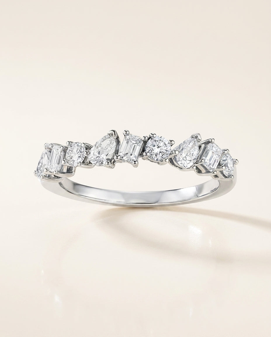 SOPHIE Ring und 0.8 Karat in Weißgold 585