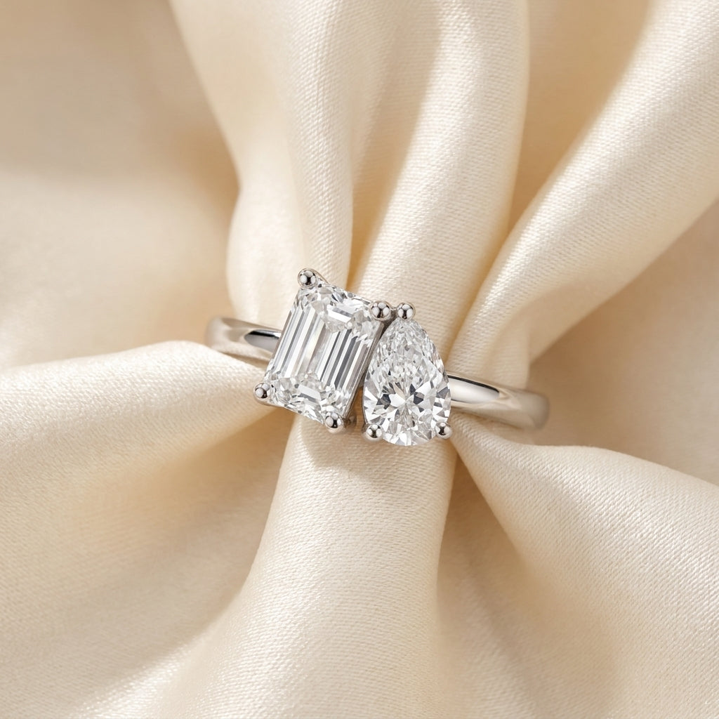 lumiere-toi-et-moi-toi-et-moi-ring-pear-emerald-pear:KuItVUTOtEl9WPhVmk8z