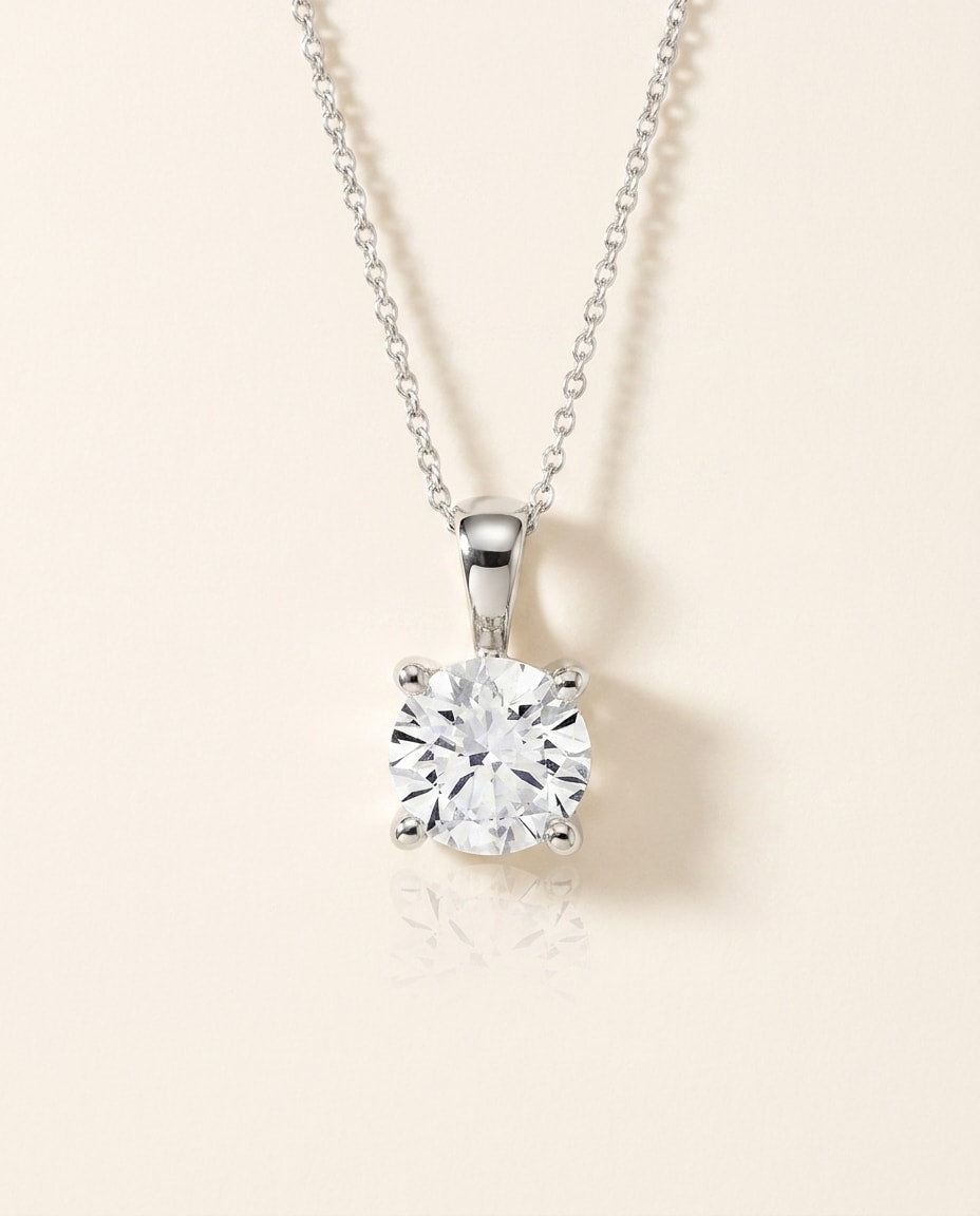 Essentiel Anhänger mit natürlichem Diamant (0,5 Karat gesamt) in Weißgold 750 seitlich