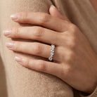 SOPHIE Ring und 0.8 Karat in Weißgold 585