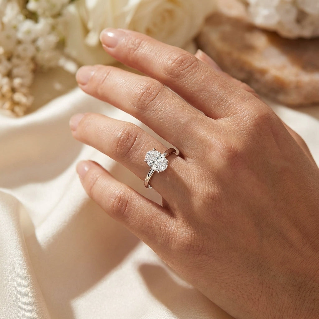 NOEMIE Ring und 2.5 Karat in Weißgold 585