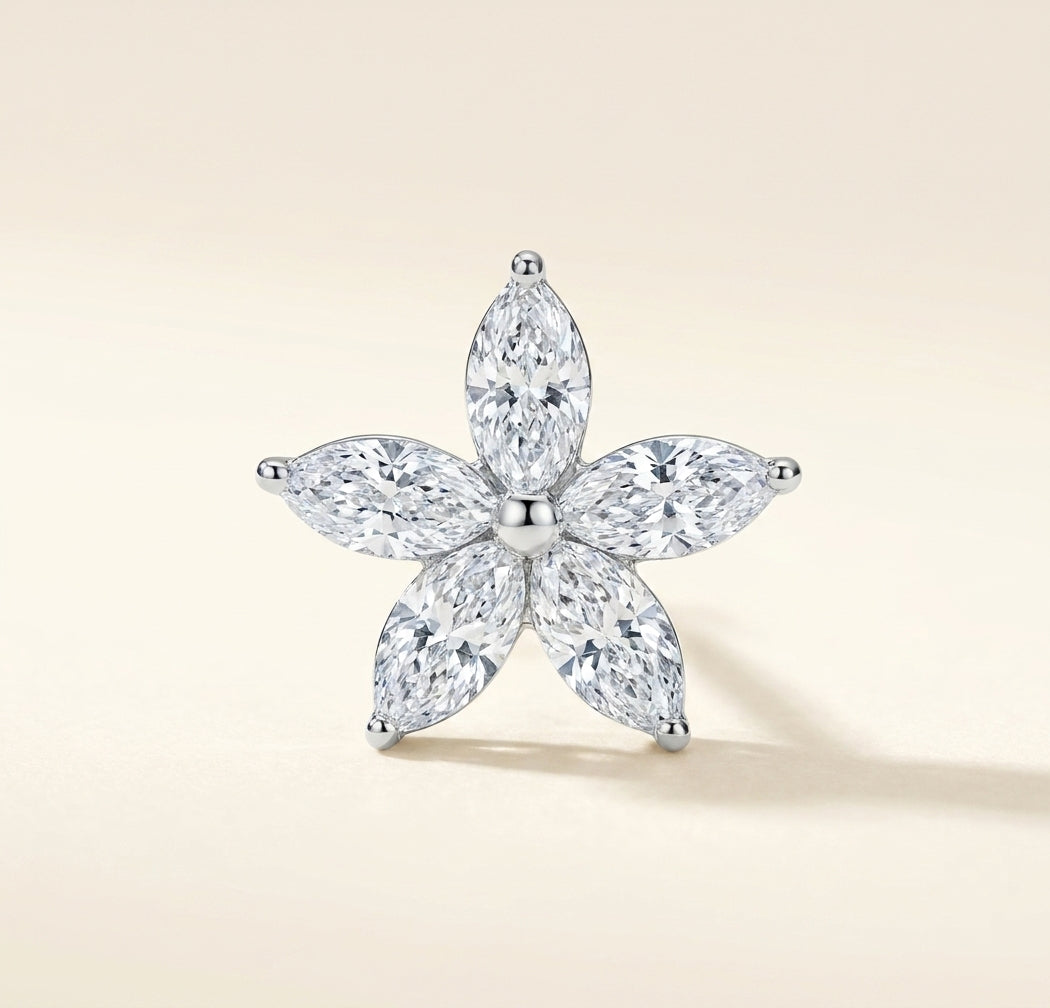 FLEUR Ohrring und 0.2 Karat in Weißgold 585