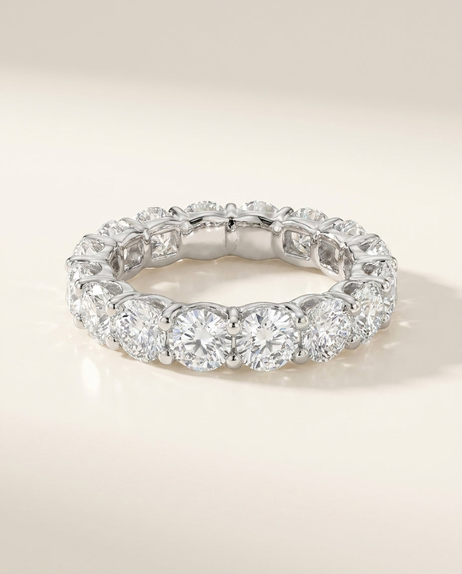 LOUISE Ring mit Labordiamant und 1.9 Karat in Weißgold 585