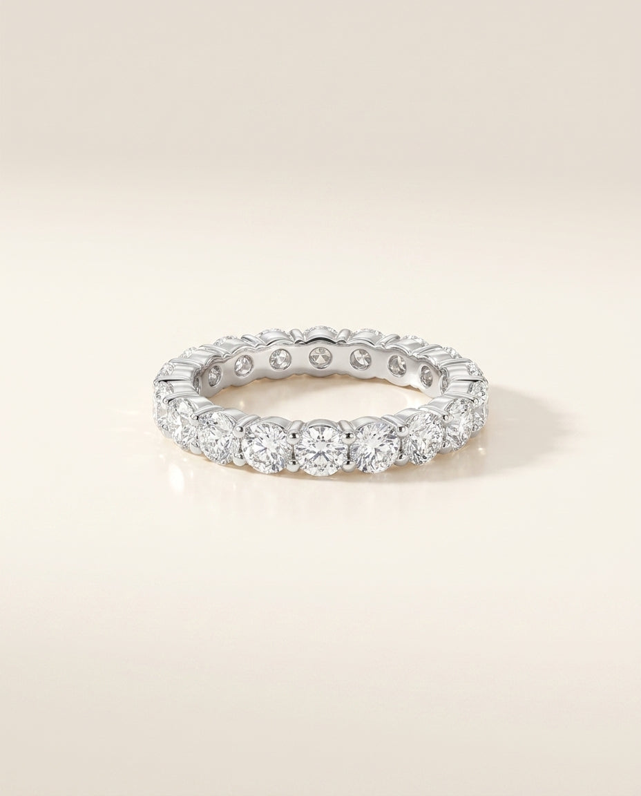 LOUISE Ring und 1.9 Karat in Weißgold 585