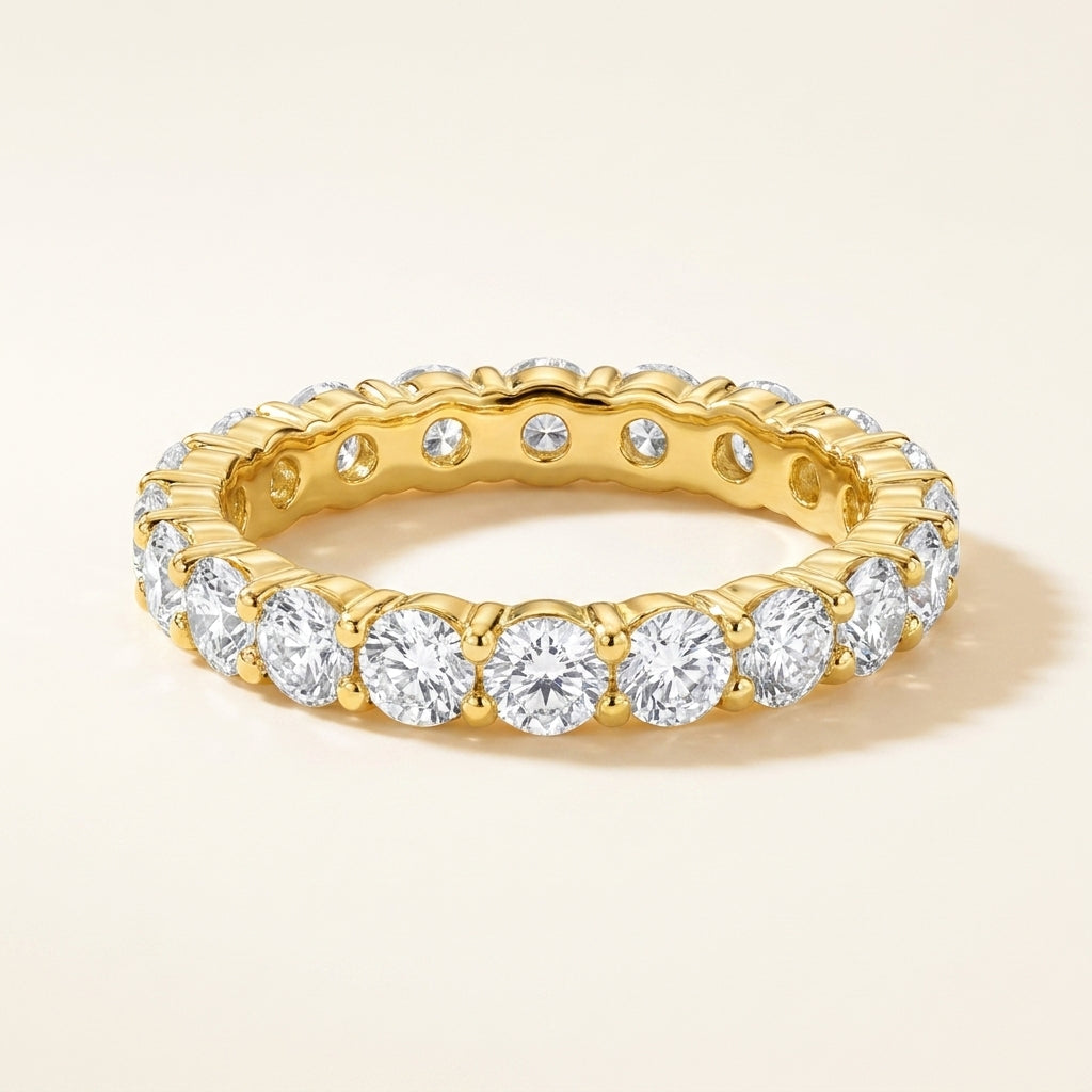 LOUISE Ring und 1.9 Karat in Weißgold 585